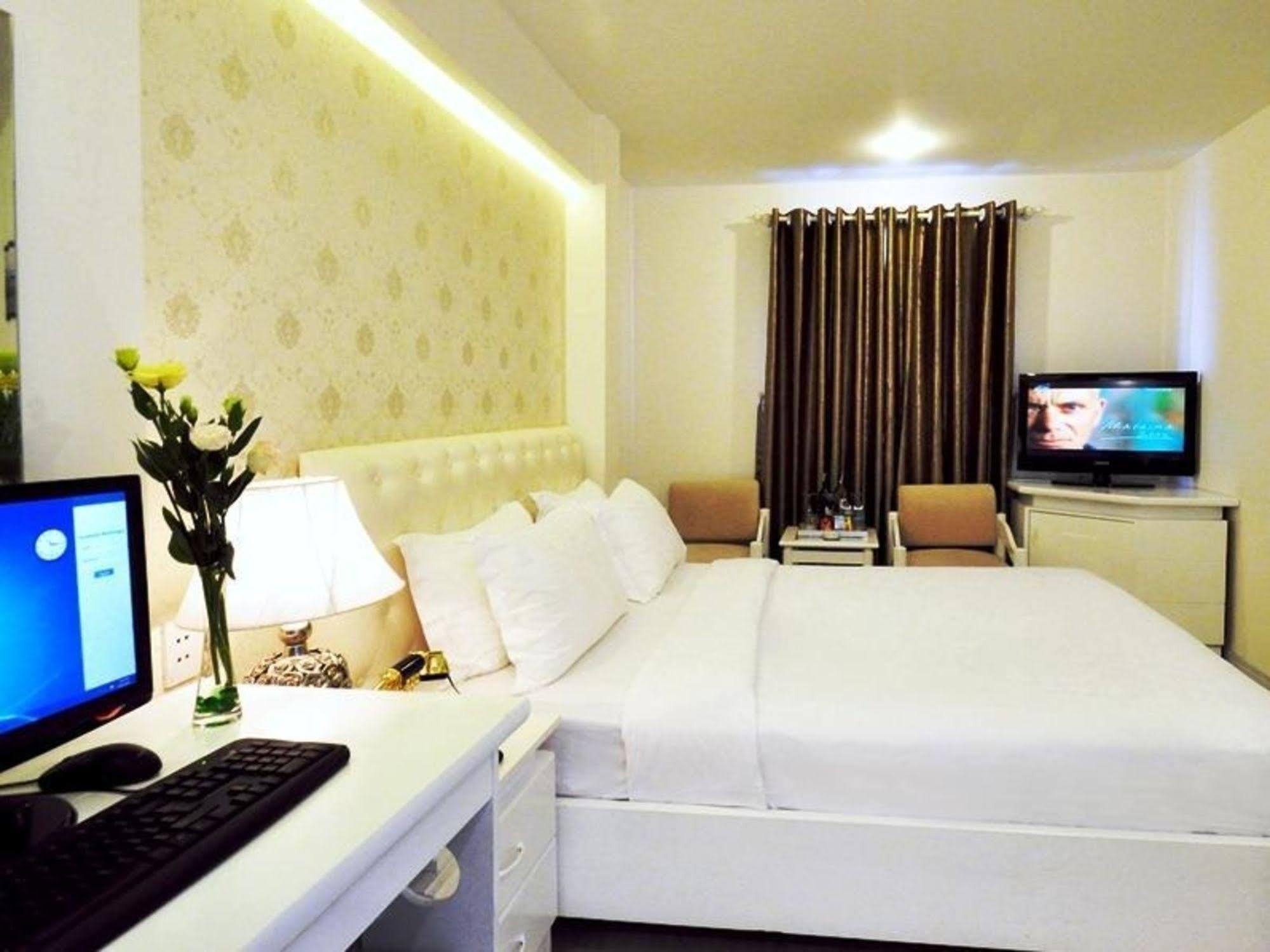 The White Hotel 8A Thai Van Lung Ho Chi Minh-Byen Eksteriør billede